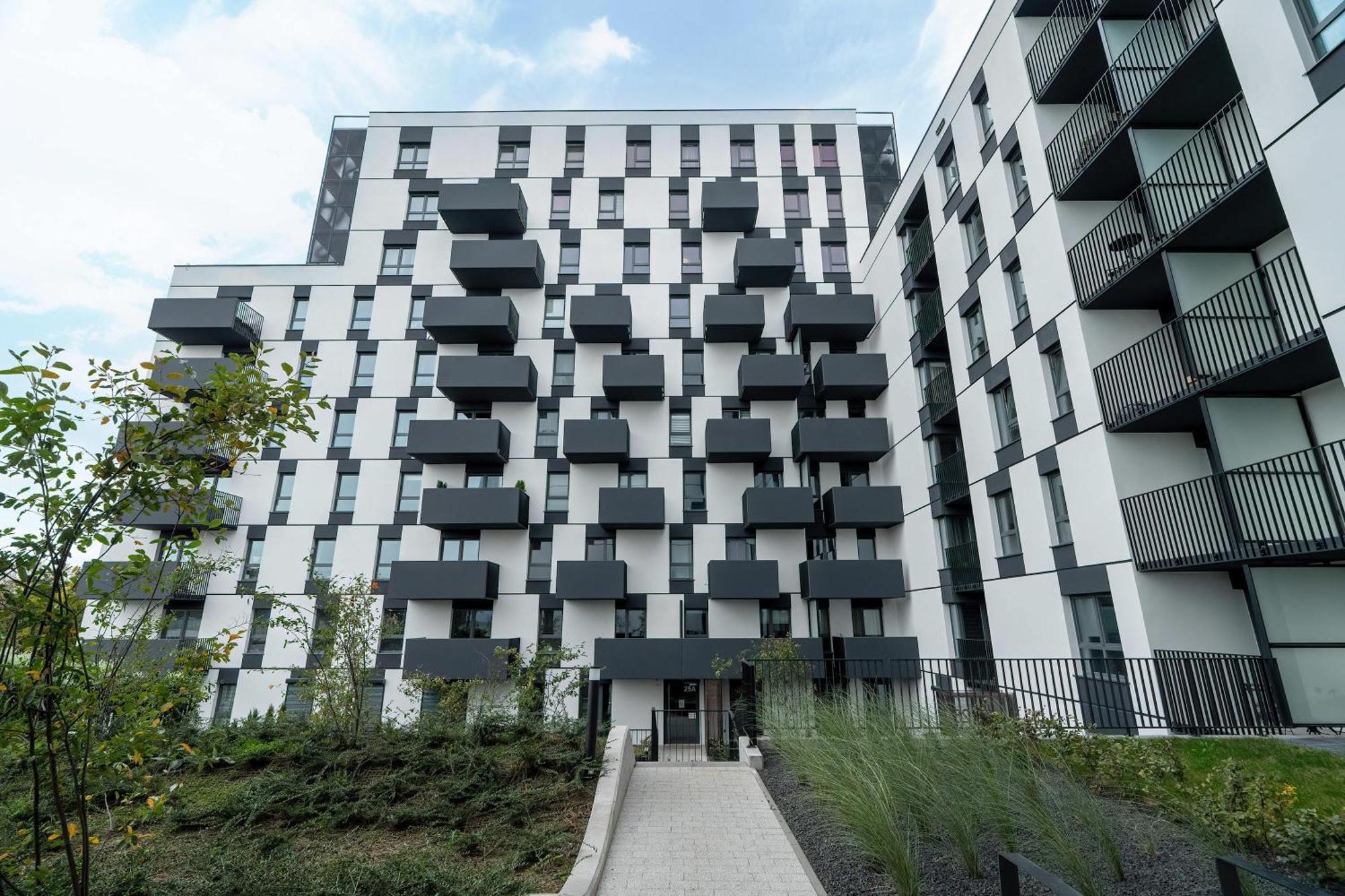 Modern Janickiego For 2 Adults And 2 Children With Parking Near Mtp By Renters