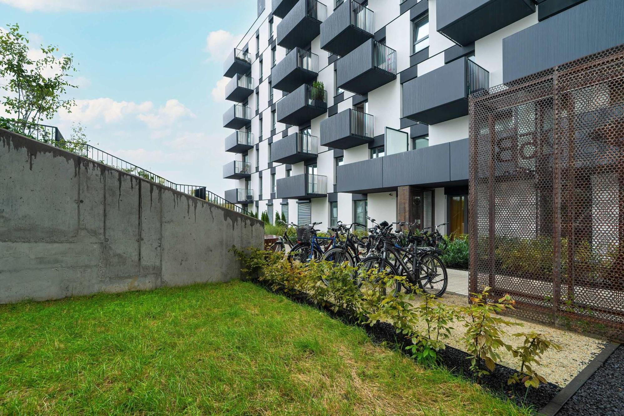 Apartment Modern Janickiego For 2 Adults And 2 Children With Parking Near Mtp By Renters