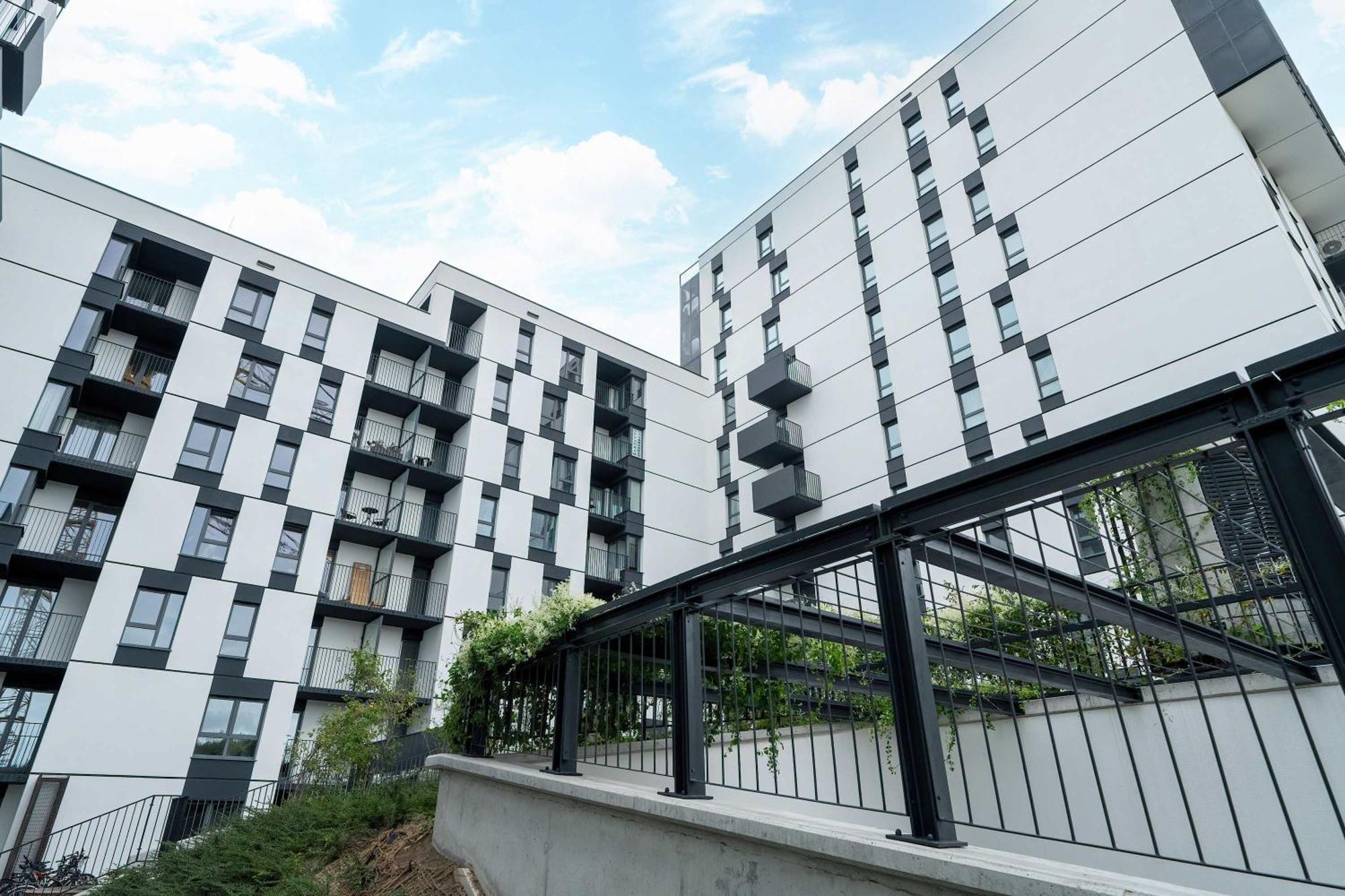 Modern Janickiego For 2 Adults And 2 Children With Parking Near Mtp By Renters Apartamento